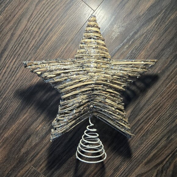 Shabby Chic/Cottagecore Style Wicker/Straw & Sequin Holiday Tree Topper NWOT - Picture 1 of 8